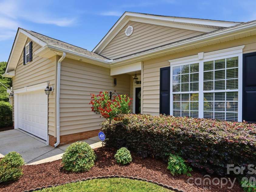 970 Platinum Drive, Fort Mill, SC 29708.  MLS# CAR4401063, YatesRealty ID 36416. 