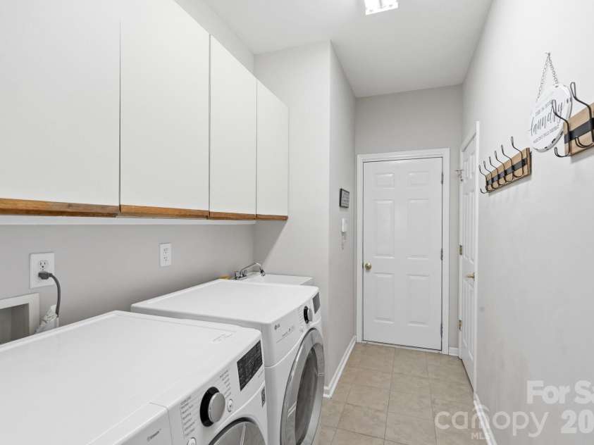 970 Platinum Drive, Fort Mill, SC 29708.  MLS# CAR4401063, YatesRealty ID 36416. 
