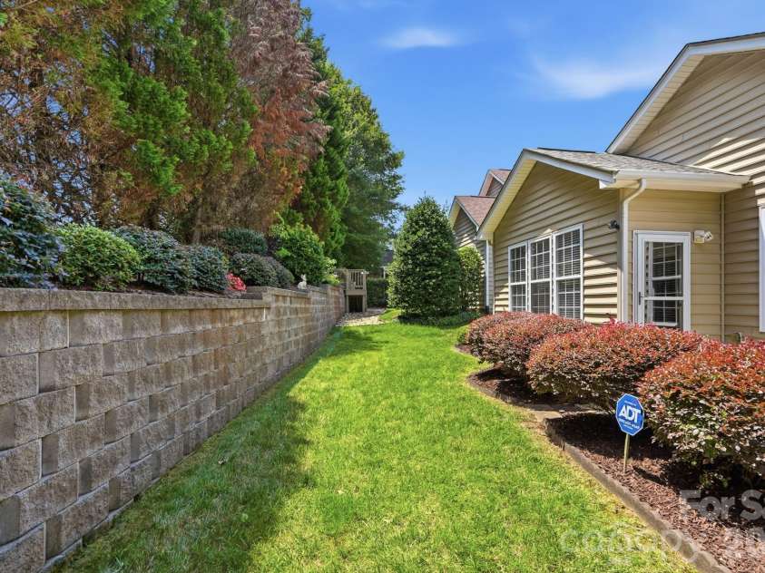970 Platinum Drive, Fort Mill, SC 29708.  MLS# CAR4401063, YatesRealty ID 36416. 