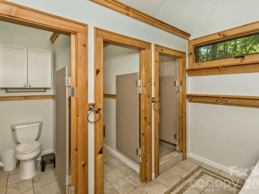104 Pokeberry Lane, Leicester, NC 28748.  MLS# CAR4401625, YatesRealty ID 36417. 