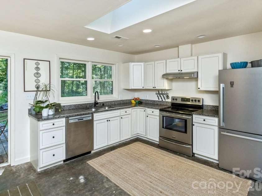 104 Pokeberry Lane, Leicester, NC 28748.  MLS# CAR4401625, YatesRealty ID 36417. 