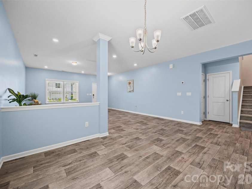 10210 Holly Park Drive, Charlotte, NC 28214.  MLS# CAR4402789, YatesRealty ID 36418. 