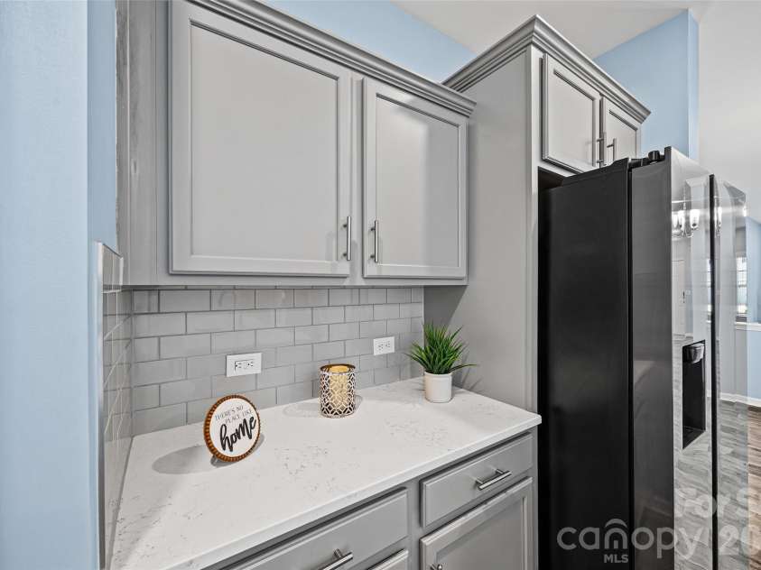10210 Holly Park Drive, Charlotte, NC 28214.  MLS# CAR4402789, YatesRealty ID 36418. 