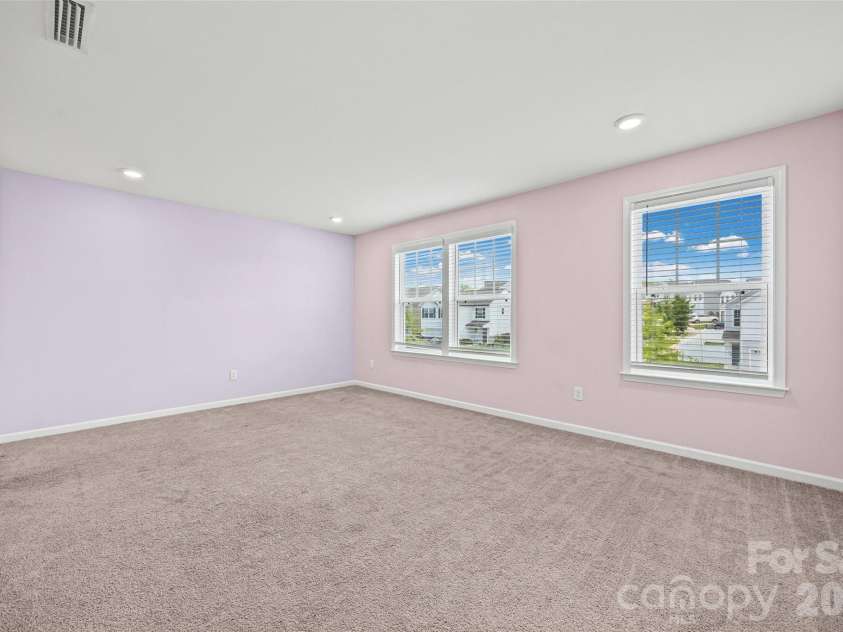 10210 Holly Park Drive, Charlotte, NC 28214.  MLS# CAR4402789, YatesRealty ID 36418. 