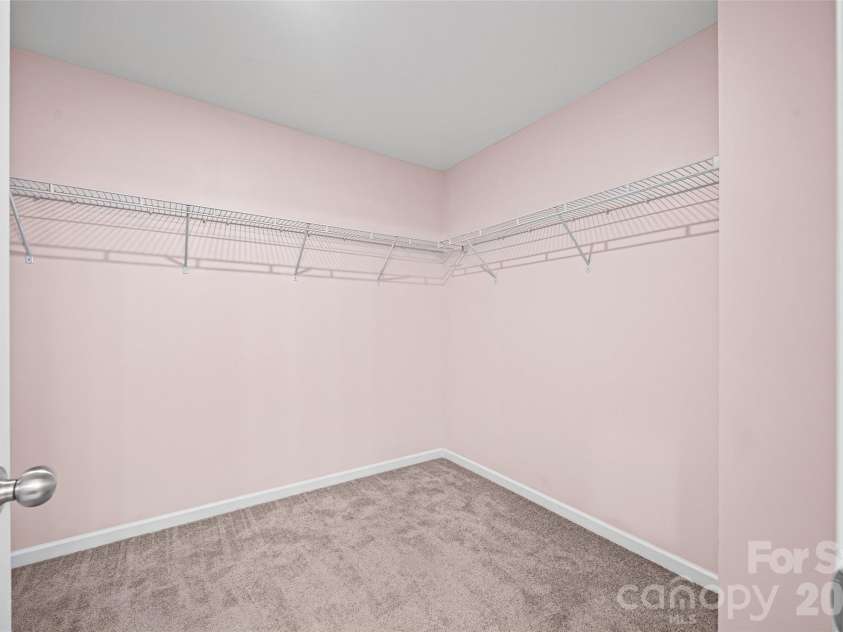 10210 Holly Park Drive, Charlotte, NC 28214.  MLS# CAR4402789, YatesRealty ID 36418. 