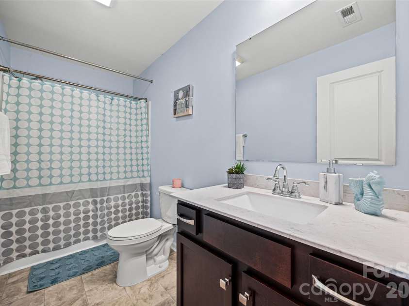 10210 Holly Park Drive, Charlotte, NC 28214.  MLS# CAR4402789, YatesRealty ID 36418. 
