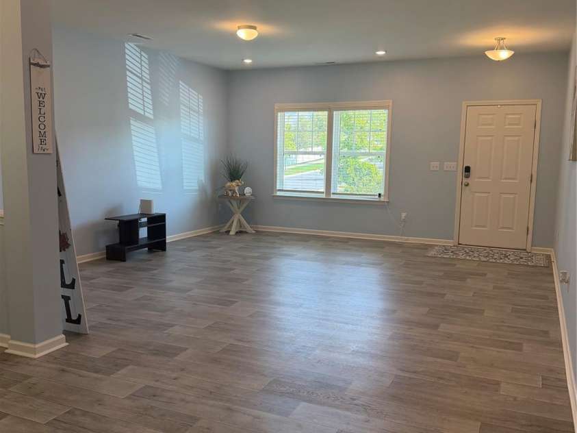 10210 Holly Park Drive, Charlotte, NC 28214.  MLS# CAR4402789, YatesRealty ID 36418. 