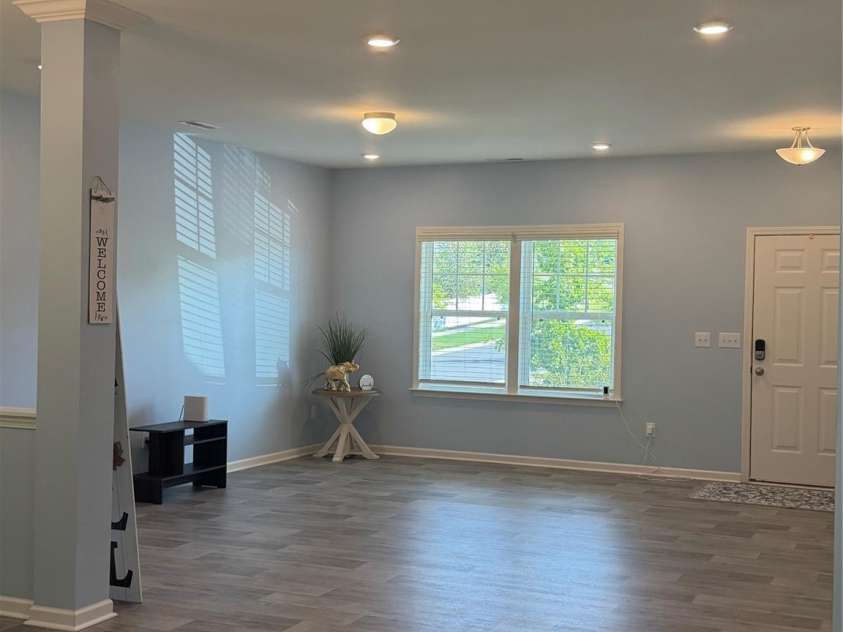 10210 Holly Park Drive, Charlotte, NC 28214.  MLS# CAR4402789, YatesRealty ID 36418. 
