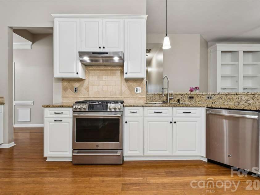 10906 Chamberlain Hall Court, Charlotte, NC 28277.  MLS# CAR4402127, YatesRealty ID 36419. 