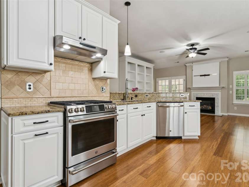 10906 Chamberlain Hall Court, Charlotte, NC 28277.  MLS# CAR4402127, YatesRealty ID 36419. 