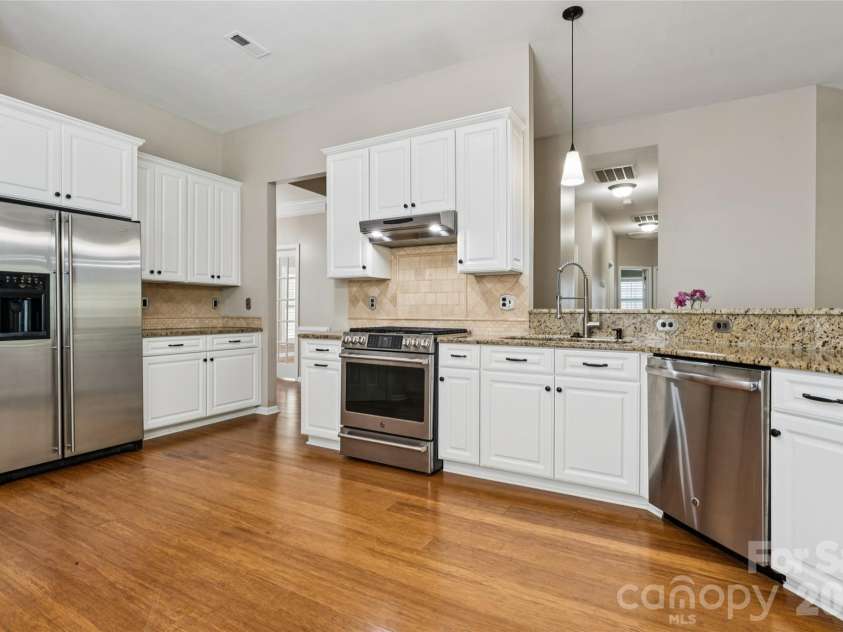 10906 Chamberlain Hall Court, Charlotte, NC 28277.  MLS# CAR4402127, YatesRealty ID 36419. 