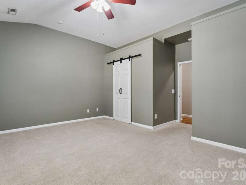 10906 Chamberlain Hall Court, Charlotte, NC 28277.  MLS# CAR4402127, YatesRealty ID 36419. 