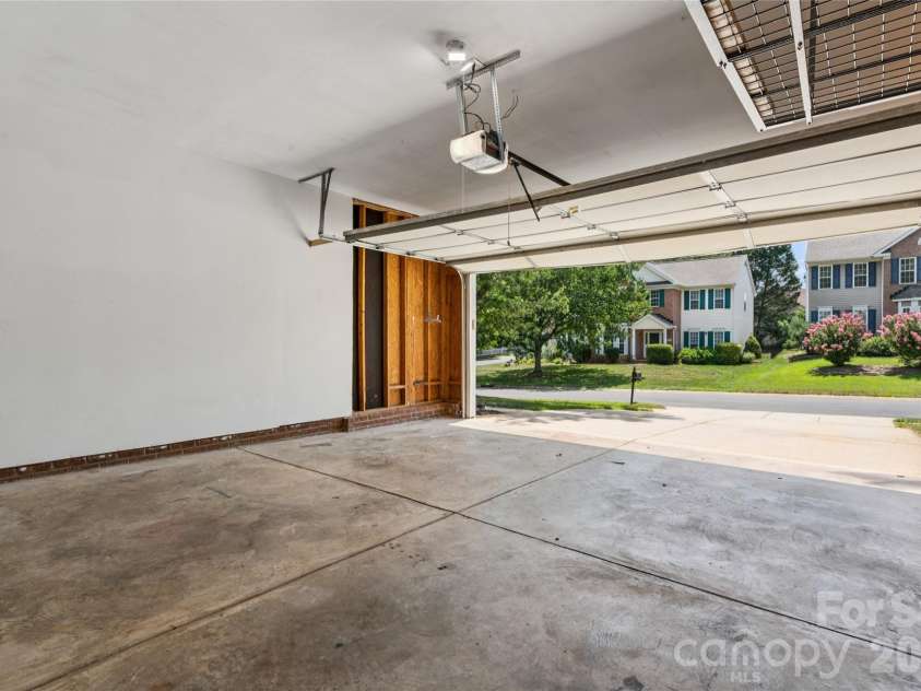 10906 Chamberlain Hall Court, Charlotte, NC 28277.  MLS# CAR4402127, YatesRealty ID 36419. 