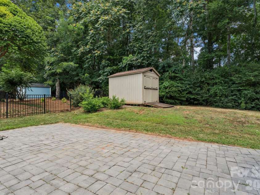 10906 Chamberlain Hall Court, Charlotte, NC 28277.  MLS# CAR4402127, YatesRealty ID 36419. 