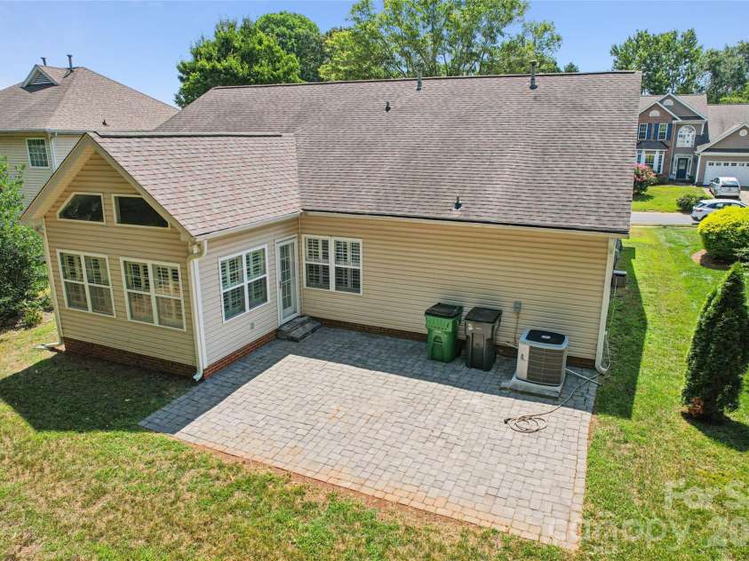 10906 Chamberlain Hall Court, Charlotte, NC 28277.  MLS# CAR4402127, YatesRealty ID 36419. 