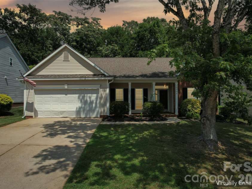 10906 Chamberlain Hall Court, Charlotte, NC 28277.  MLS# CAR4402127, YatesRealty ID 36419. 