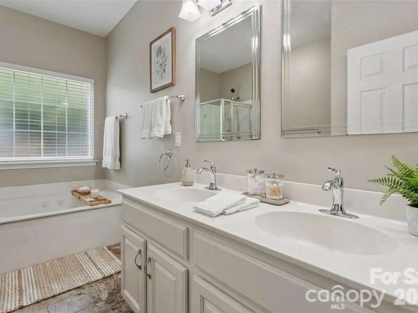 10906 Chamberlain Hall Court, Charlotte, NC 28277.  MLS# CAR4402127, YatesRealty ID 36419. 