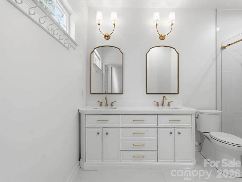 28138 Song Sparrow Lane, Fort Mill, SC 29707.  MLS# CAR4338126, YatesRealty ID 3642. Primary Bathroom