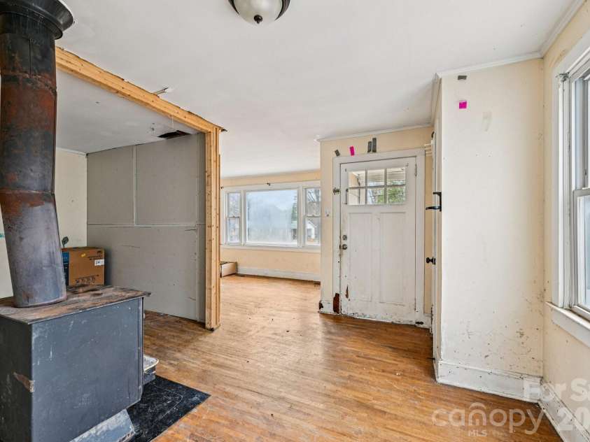 607 Westway Drive, Gastonia, NC 28054.  MLS# CAR4341664, YatesRealty ID 3642. 