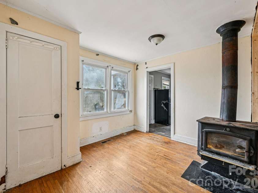 607 Westway Drive, Gastonia, NC 28054.  MLS# CAR4341664, YatesRealty ID 3642. 