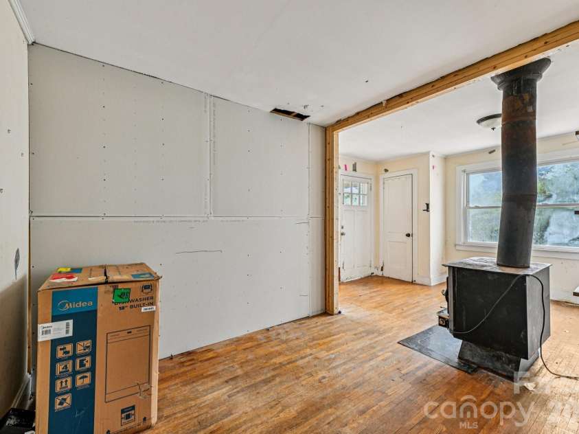 607 Westway Drive, Gastonia, NC 28054.  MLS# CAR4341664, YatesRealty ID 3642. 