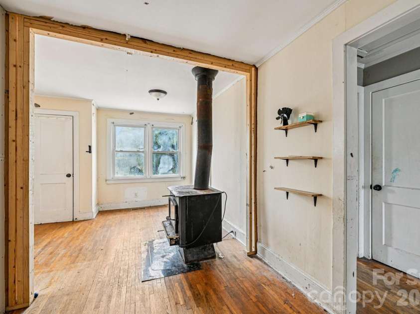 607 Westway Drive, Gastonia, NC 28054.  MLS# CAR4341664, YatesRealty ID 3642. 