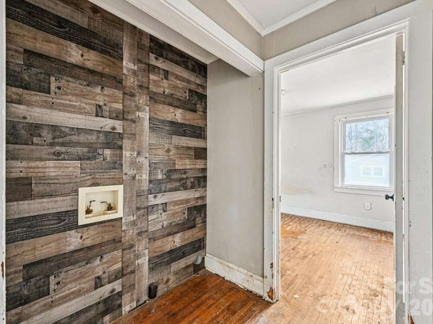 607 Westway Drive, Gastonia, NC 28054.  MLS# CAR4341664, YatesRealty ID 3642. 