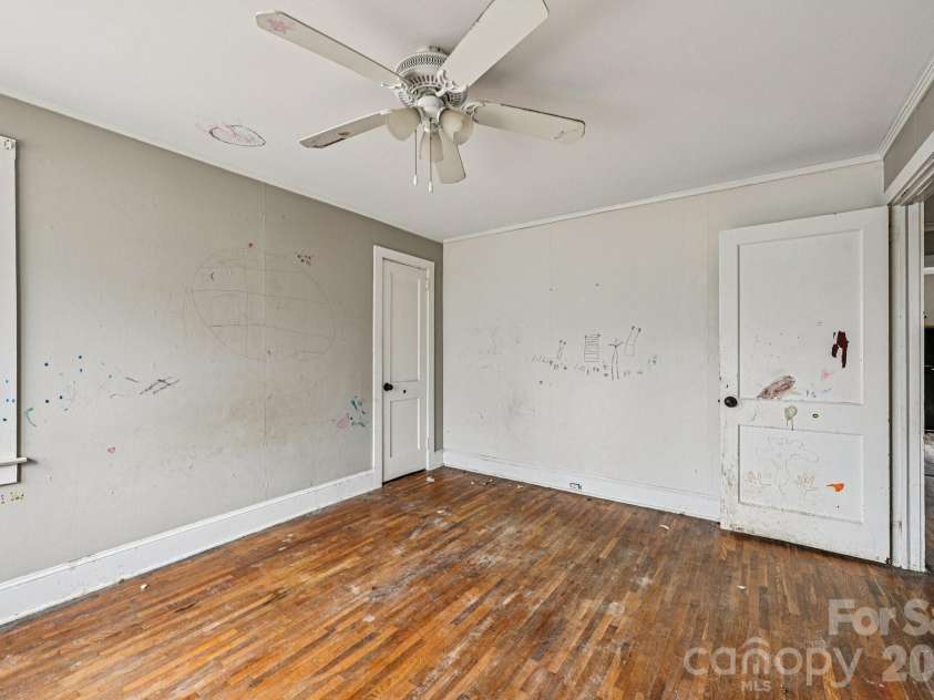 607 Westway Drive, Gastonia, NC 28054.  MLS# CAR4341664, YatesRealty ID 3642. 