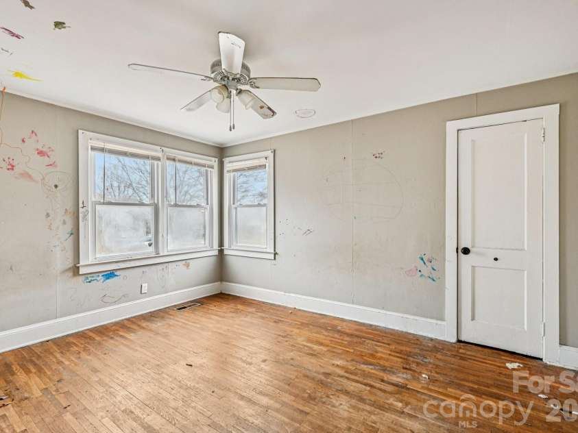 607 Westway Drive, Gastonia, NC 28054.  MLS# CAR4341664, YatesRealty ID 3642. 