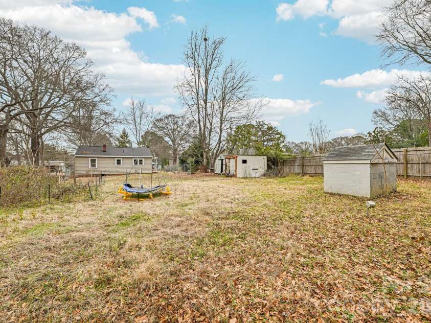 607 Westway Drive, Gastonia, NC 28054.  MLS# CAR4341664, YatesRealty ID 3642. 