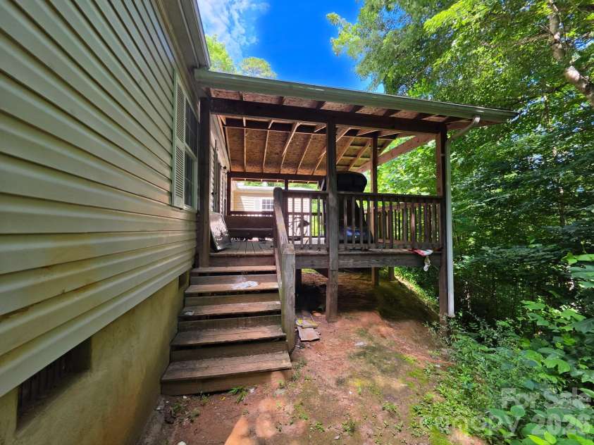 119 Miracle Mountain Road, Bryson City, NC 28713.  MLS# CAR4402180, YatesRealty ID 36420. 