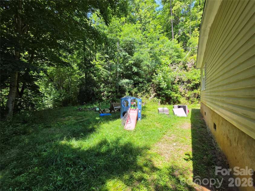 119 Miracle Mountain Road, Bryson City, NC 28713.  MLS# CAR4402180, YatesRealty ID 36420. 