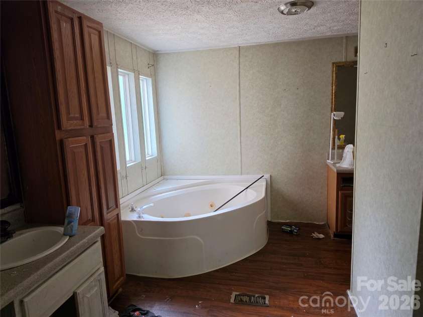 119 Miracle Mountain Road, Bryson City, NC 28713.  MLS# CAR4402180, YatesRealty ID 36420. 