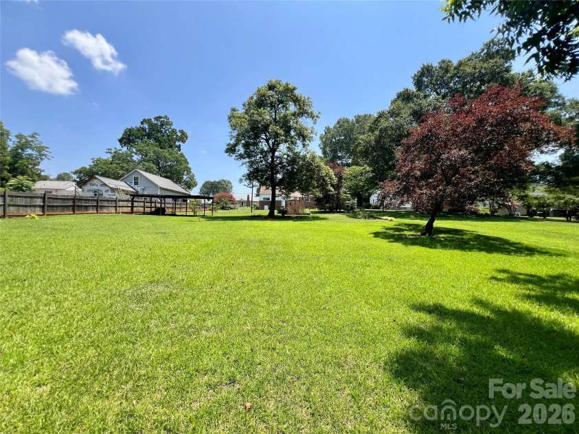 2307 Mclean Street, Gastonia, NC 28054.  MLS# CAR4402528, YatesRealty ID 36421. 