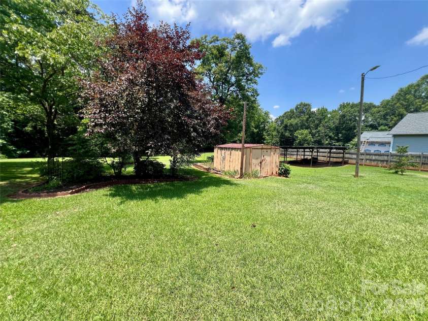 2307 Mclean Street, Gastonia, NC 28054.  MLS# CAR4402528, YatesRealty ID 36421. 