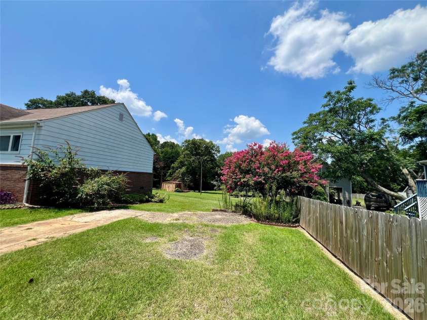 2307 Mclean Street, Gastonia, NC 28054.  MLS# CAR4402528, YatesRealty ID 36421. 
