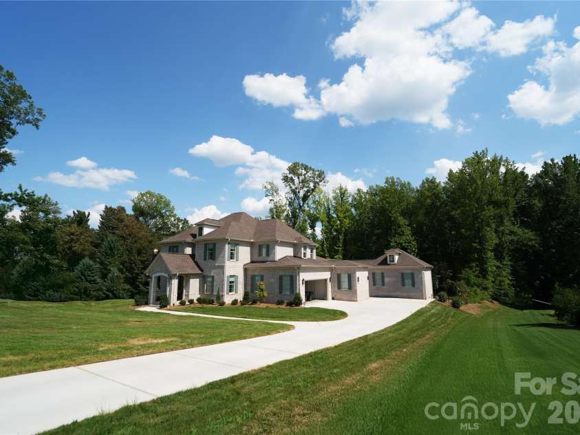 03 Lurecliff Place, Fort Mill, SC 29708.  MLS# CAR4402547, YatesRealty ID 36422. 