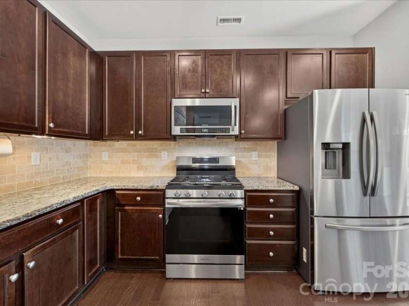 11803 Eversfield Lane, Charlotte, NC 28269.  MLS# CAR4402065, YatesRealty ID 36423. 