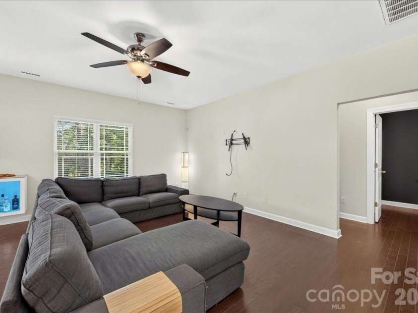 11803 Eversfield Lane, Charlotte, NC 28269.  MLS# CAR4402065, YatesRealty ID 36423. 