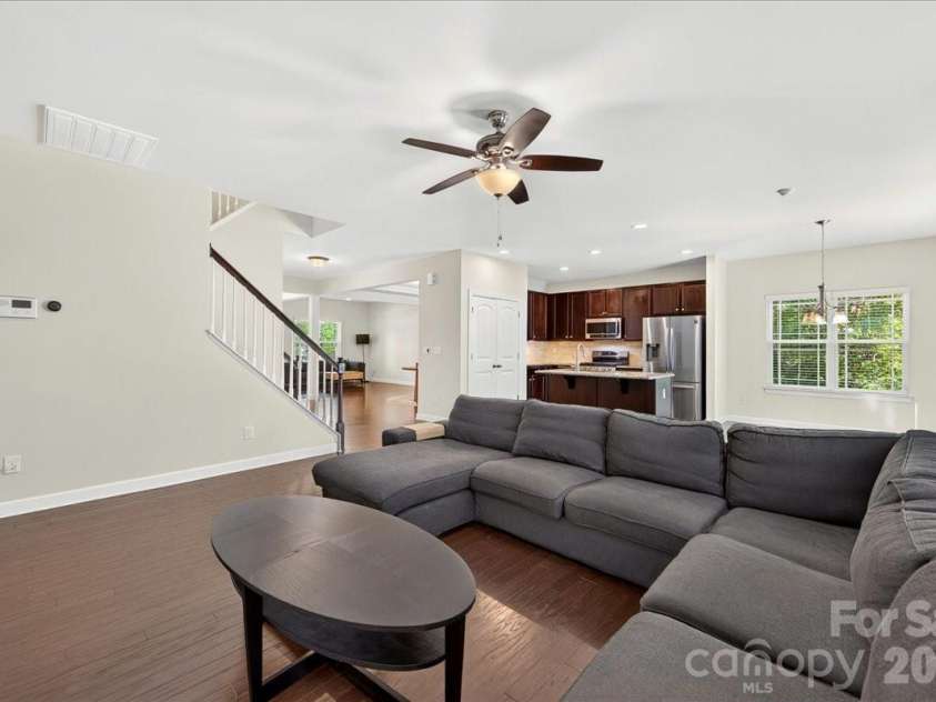 11803 Eversfield Lane, Charlotte, NC 28269.  MLS# CAR4402065, YatesRealty ID 36423. 