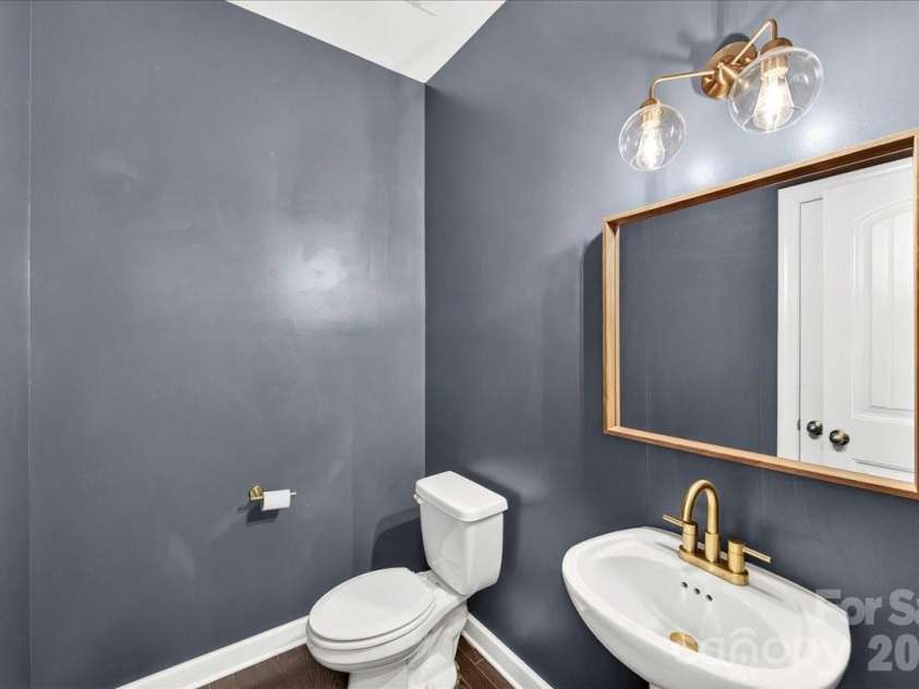 11803 Eversfield Lane, Charlotte, NC 28269.  MLS# CAR4402065, YatesRealty ID 36423. 