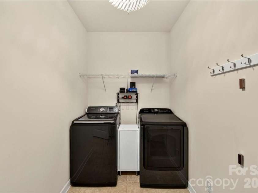 11803 Eversfield Lane, Charlotte, NC 28269.  MLS# CAR4402065, YatesRealty ID 36423. 