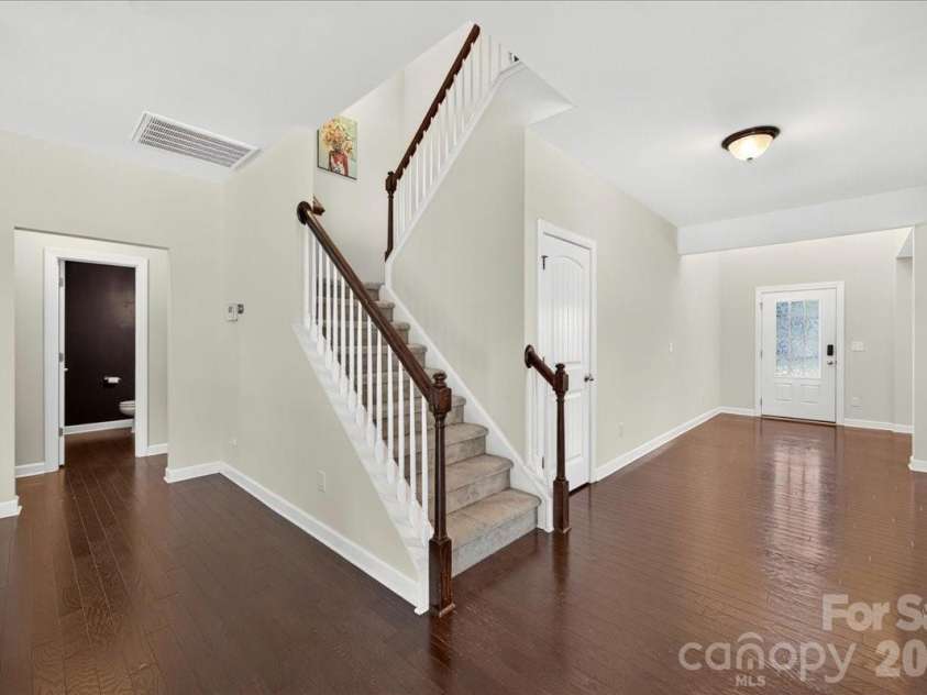 11803 Eversfield Lane, Charlotte, NC 28269.  MLS# CAR4402065, YatesRealty ID 36423. 