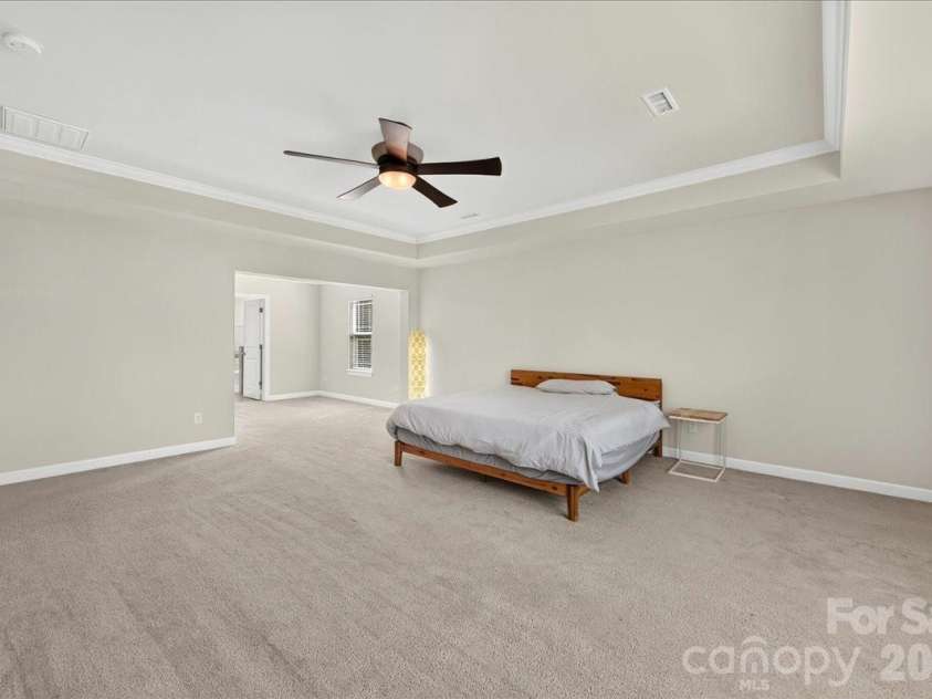 11803 Eversfield Lane, Charlotte, NC 28269.  MLS# CAR4402065, YatesRealty ID 36423. 