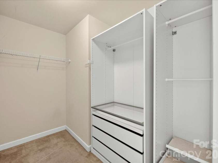 11803 Eversfield Lane, Charlotte, NC 28269.  MLS# CAR4402065, YatesRealty ID 36423. 