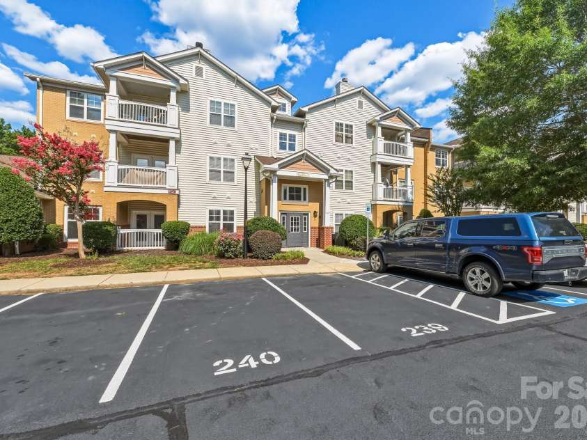 16409 Golden River Lane, Charlotte, NC 28277.  MLS# CAR4401552, YatesRealty ID 36424. 