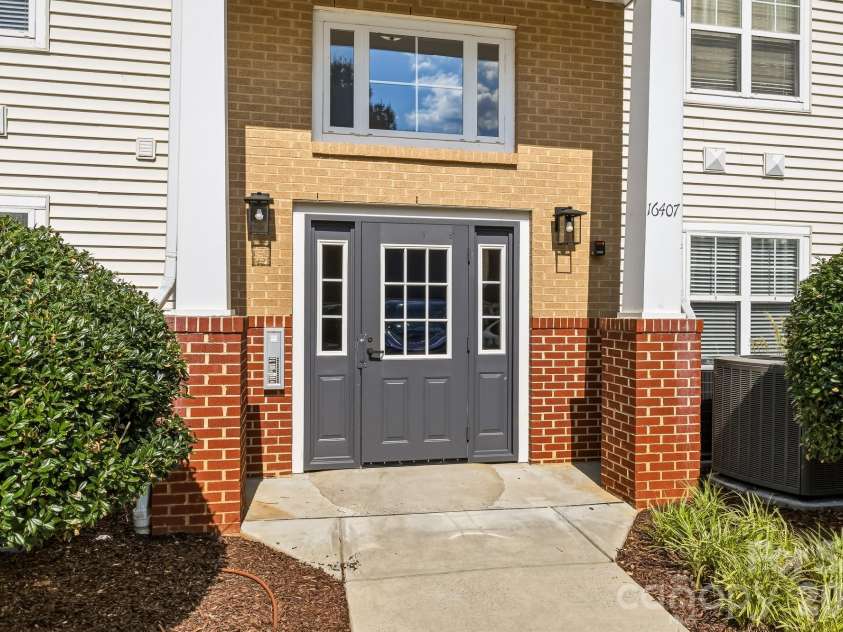 16409 Golden River Lane, Charlotte, NC 28277.  MLS# CAR4401552, YatesRealty ID 36424. 