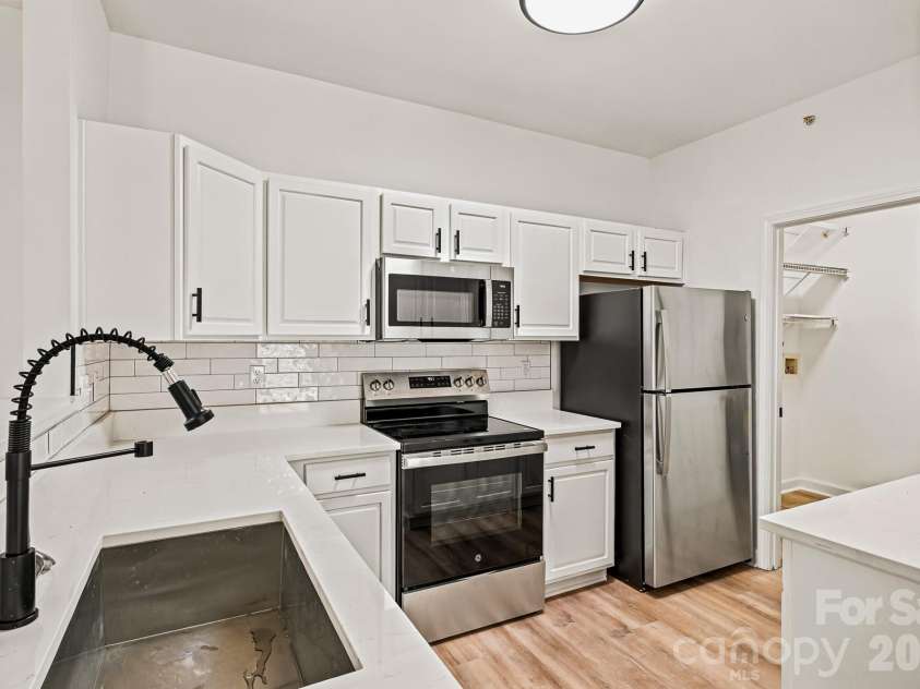 16409 Golden River Lane, Charlotte, NC 28277.  MLS# CAR4401552, YatesRealty ID 36424. 