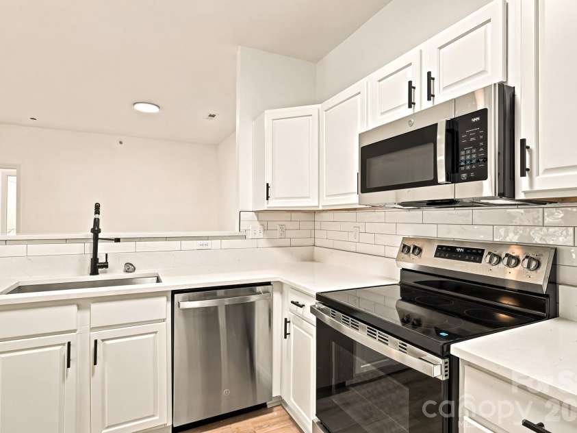 16409 Golden River Lane, Charlotte, NC 28277.  MLS# CAR4401552, YatesRealty ID 36424. 