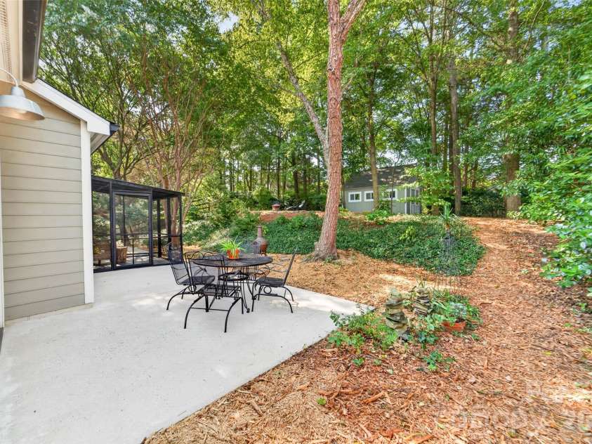 10316 Bon Meade Lane, Cornelius, NC 28031.  MLS# CAR4395622, YatesRealty ID 36425. Patio off the dining room